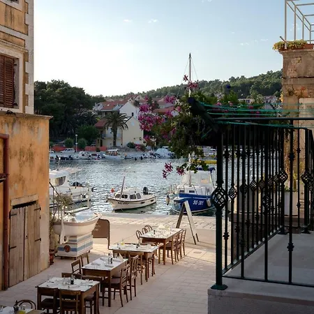 Bobotovi In Center Of Stari Grad, Hvar